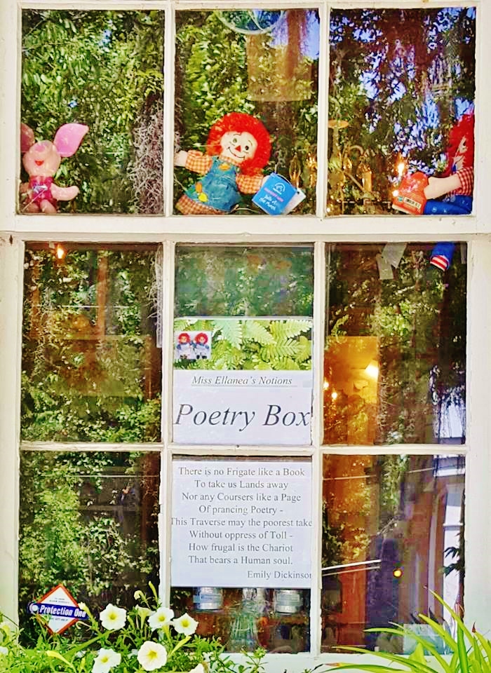anne poetry box